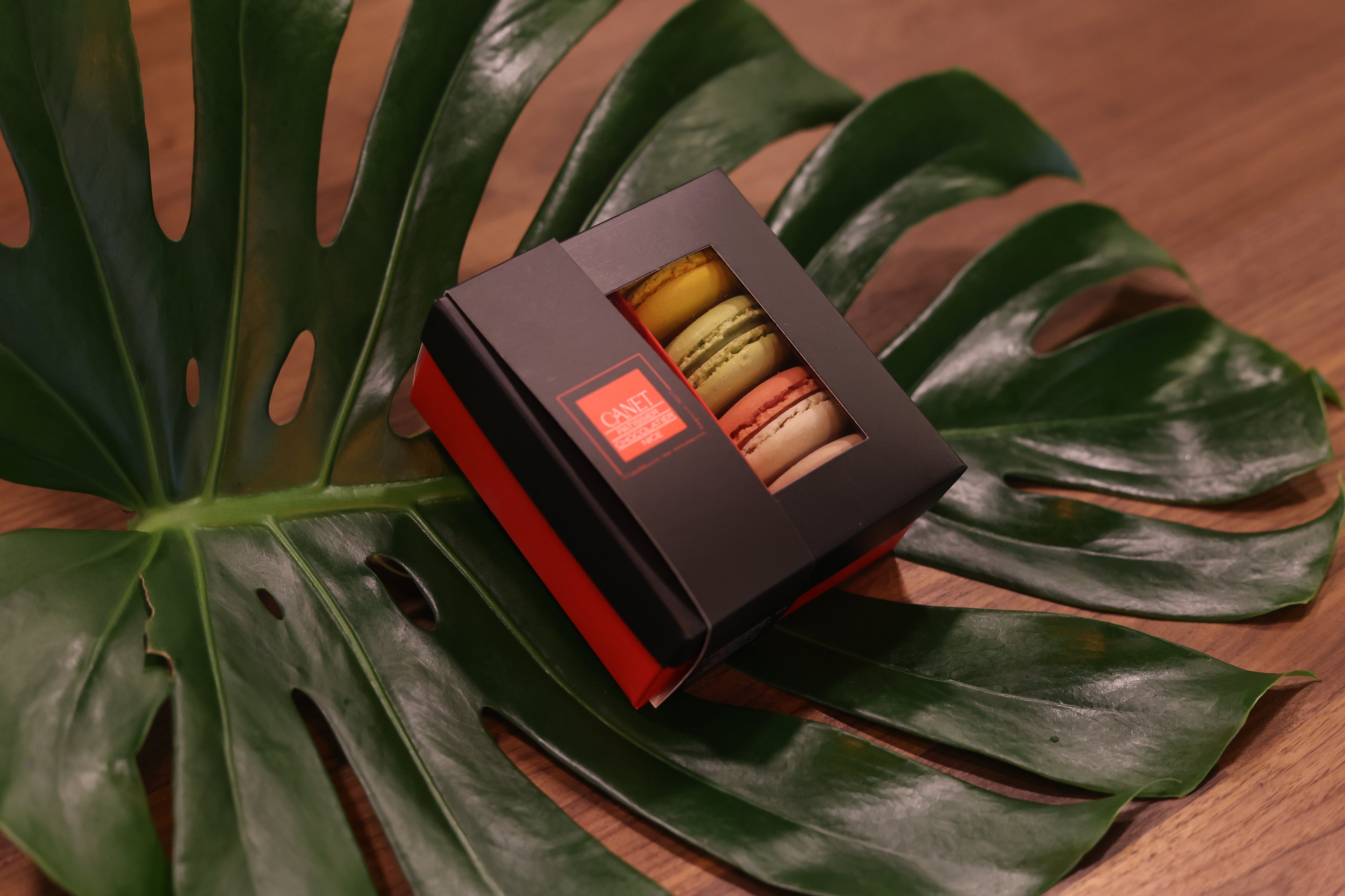 Les macarons par 8