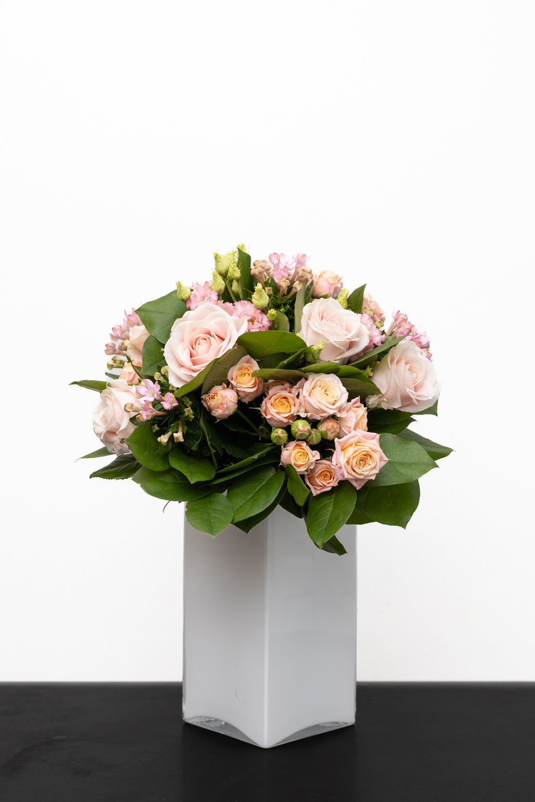 ARTHEMIS ET SON VASE BLANC
